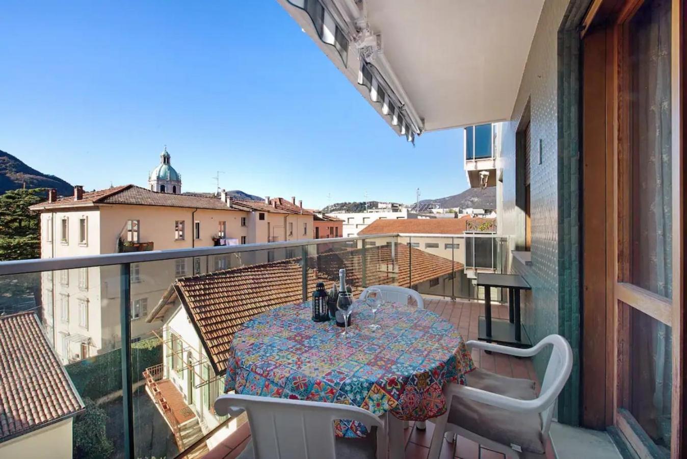 Appartamento House Of Roses Con Vista Duomo Como Dış mekan fotoğraf